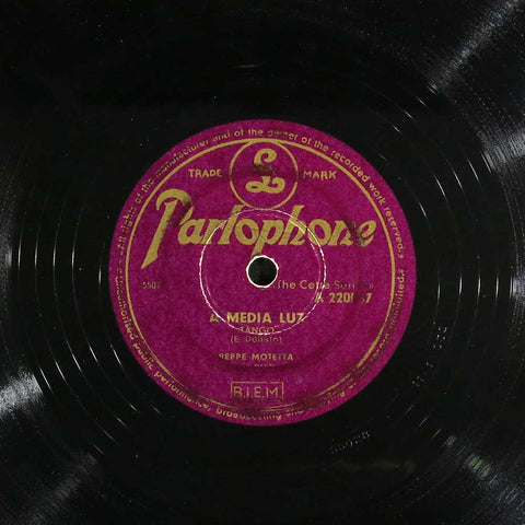 A Media Luz / Rodreguez Pena